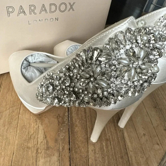 NWB Paradox London Womens Indulgence Ivory Size 7 High Heel Wedding Pump - Picture 8 of 12